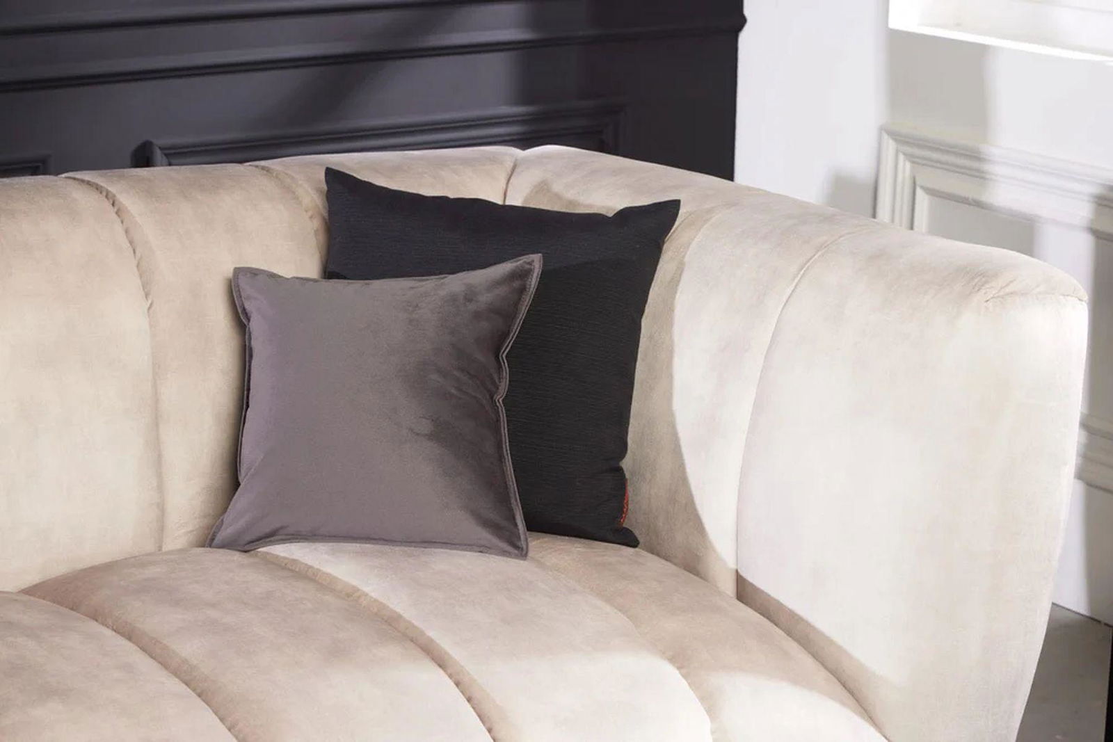 SOFA NOBLESSE 225 CM SZAMPAŃSKI AKSAMIT / 43266 / INVICTA INTERIOR