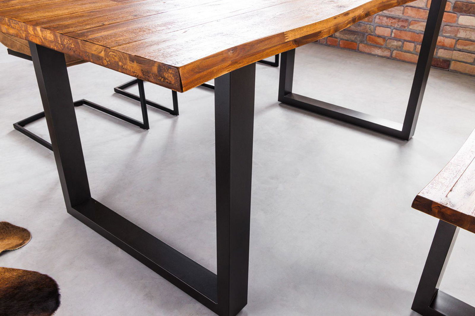 STÓŁ GENESIS 140 CM AKACJA / 40333 / 42053  / INVICTA INTERIOR