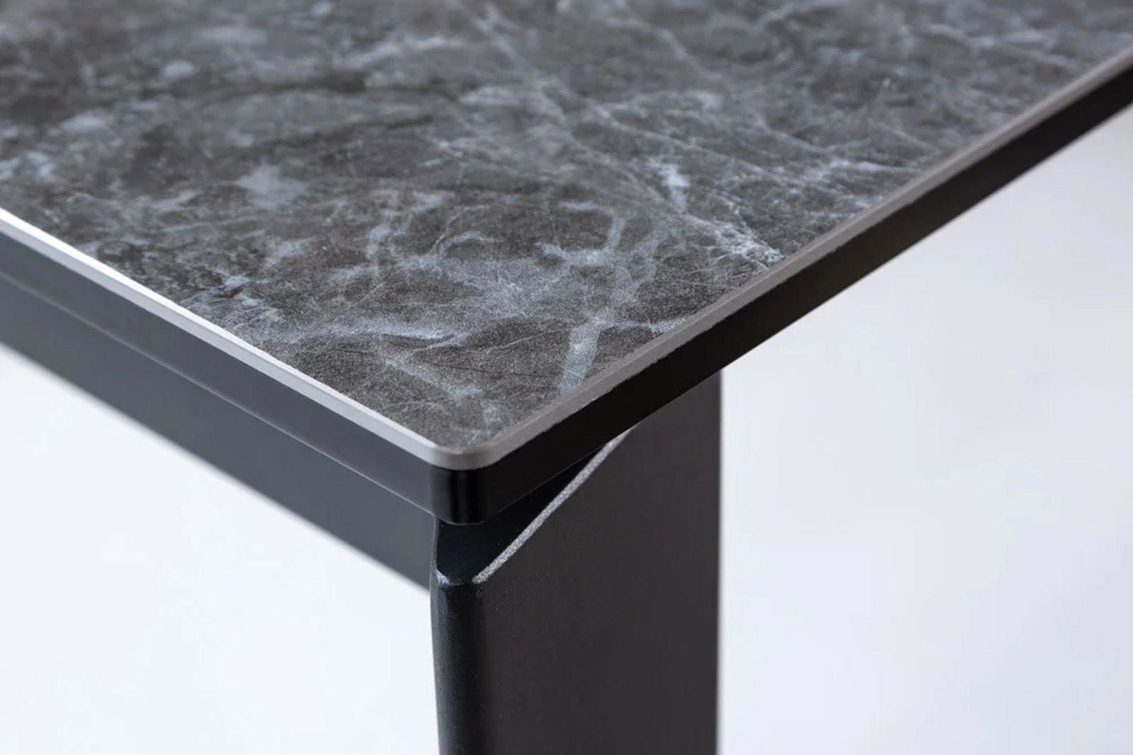 STÓŁ ROZKŁADANY OPTYKA GRAFITOWY MARMUR 180-240 cm / 41452  / INVICTA INTERIOR