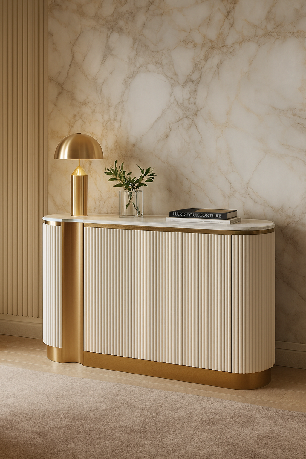 Komoda ecru z ryflowanymi frontami, złotym wieńcem dolnym i białym blatem marmur syntetyczny, 3 drzwi push to open