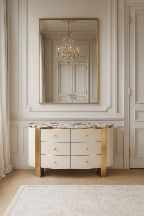 Nowoczesna biała komoda na złotych nogach z marmurowym blatem i sześcioma szufladami