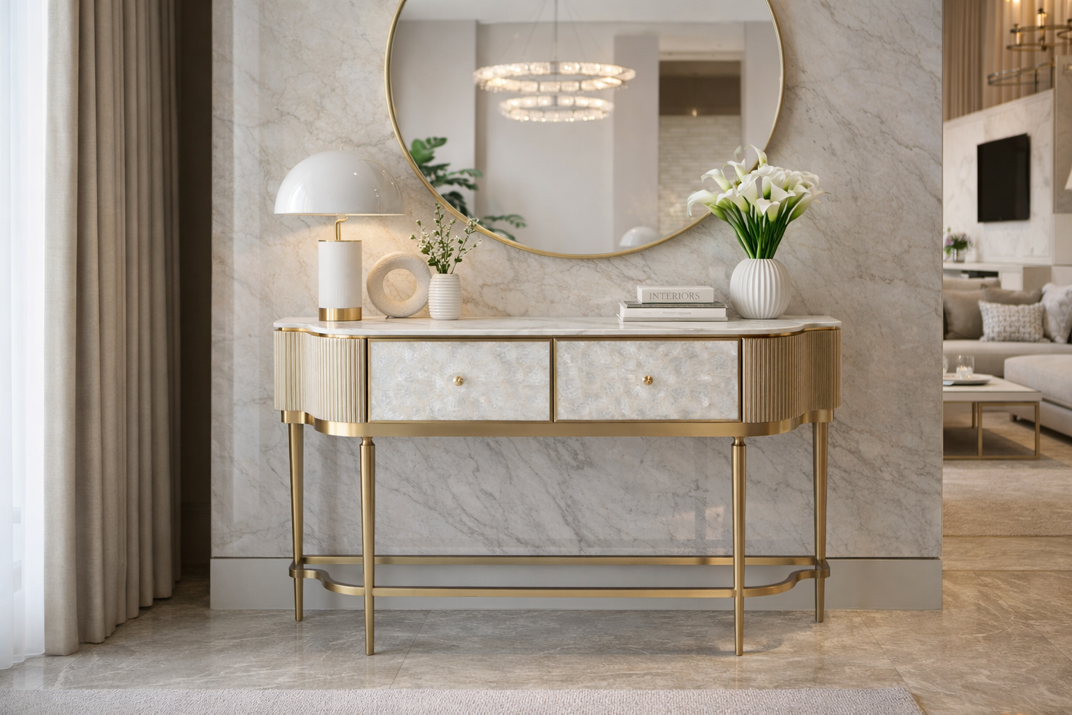 Szampańsko-złota konsola z frontami z naturalnej muszli, białym marmurowym blatem i 2 szufladami soft close.