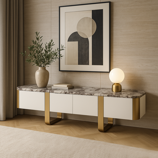 Nowoczesna szafka RTV w kolorze złamanej bieli ze złotymi nogami i marmurowym blatem