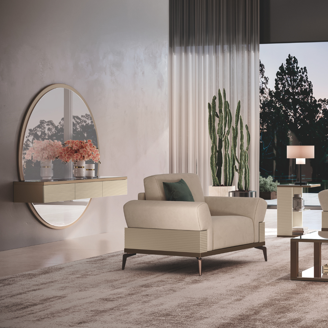 Włoski fotel LINEA w beżowej tkaninie, prążkowane panele boczne, metalowe nogi w kolorze brązu