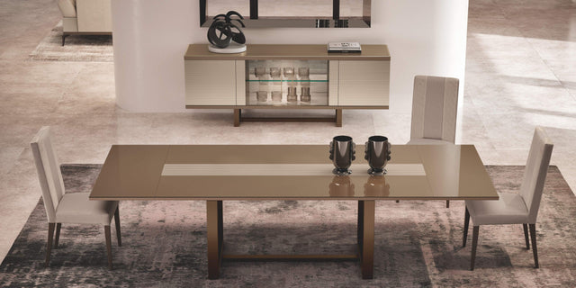 Włoski stół rozkładany Linea w kolorze brązowym z połyskiem – nowoczesny stół do jadalni i salonu z dekoracyjnym pasem