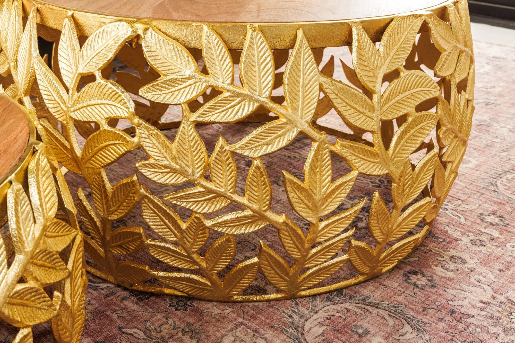 Stolik kawowy ABSTRACT LEAF AKACJA GOLD / 43818 / NVICTA INTERIOR Invicta Interior