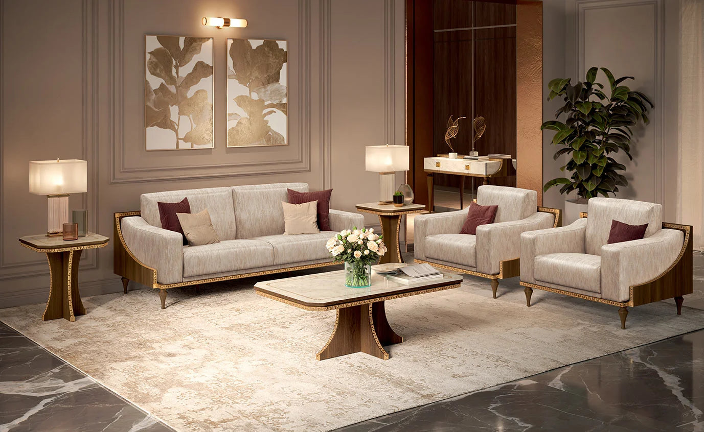 Włoski fotel Arredoclassic Romantica w beżowym aksamicie z ramą w optyce orzecha i złotymi detalami