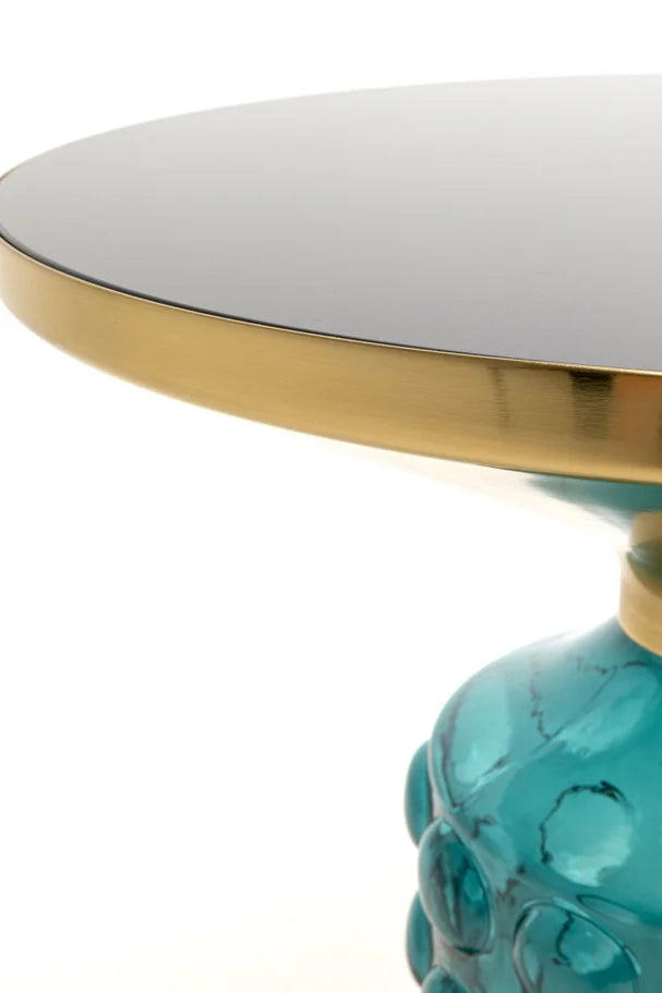 Turkusowy szklany stolik pomocniczy z okrągłym szklanym czarnym blatem i złotym wykończeniem
