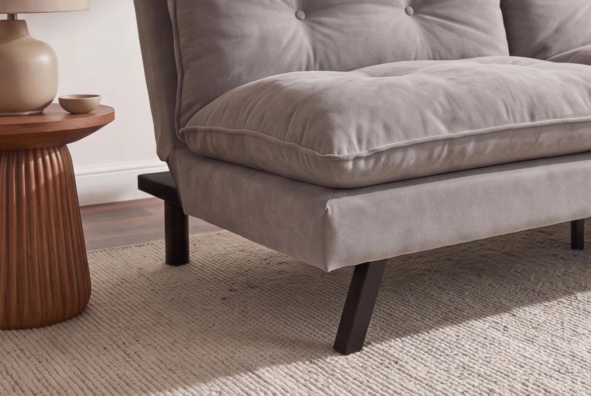 Beżowa sofa rozkładana 190 cm z tapicerką szenilową i czarnymi nogami z drewna eukaliptusowego