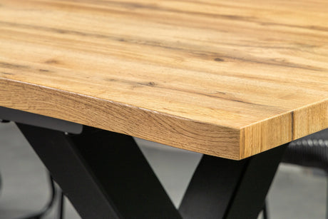 Stół rozkładany z blatem MDF w kolorze dębu i czarną metalową podstawą w stylu loft