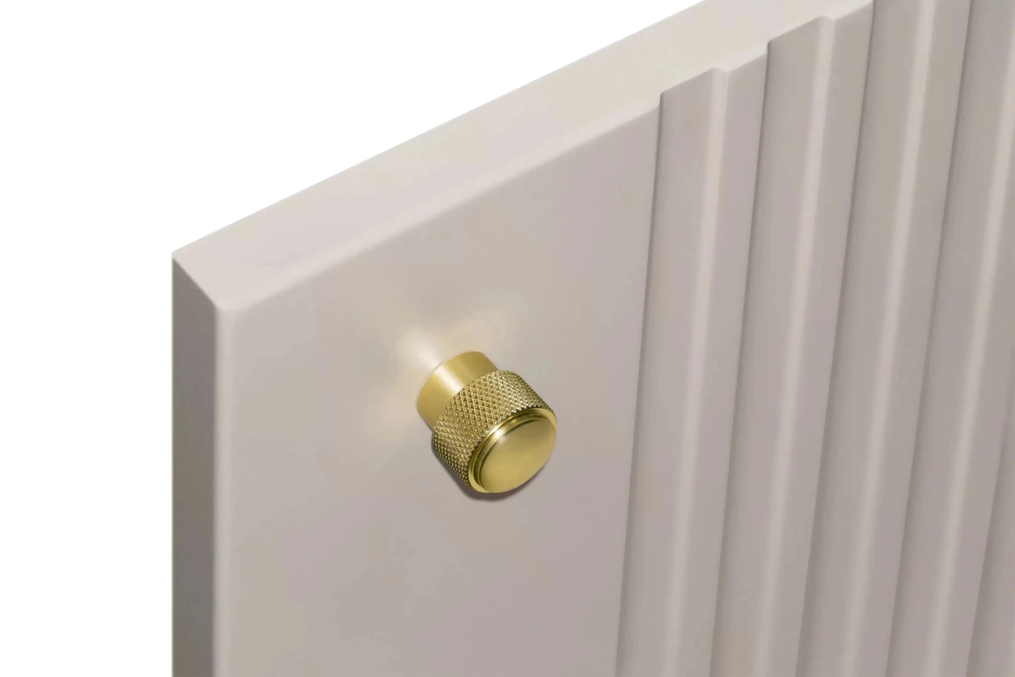 Komoda VESPER 160 CM CZARNA / ZŁOTE UCHWYTY / NOGI KULE