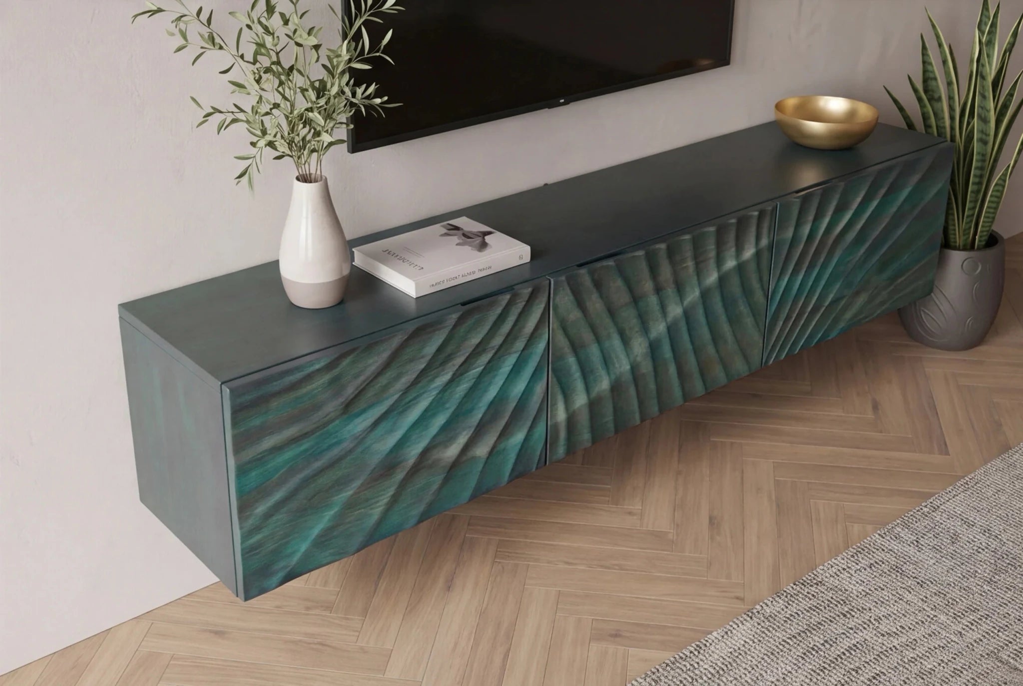 Nowoczesna szafka RTV wisząca z drewna mango z turkusowym rzeźbionym frontem 3D do salonu