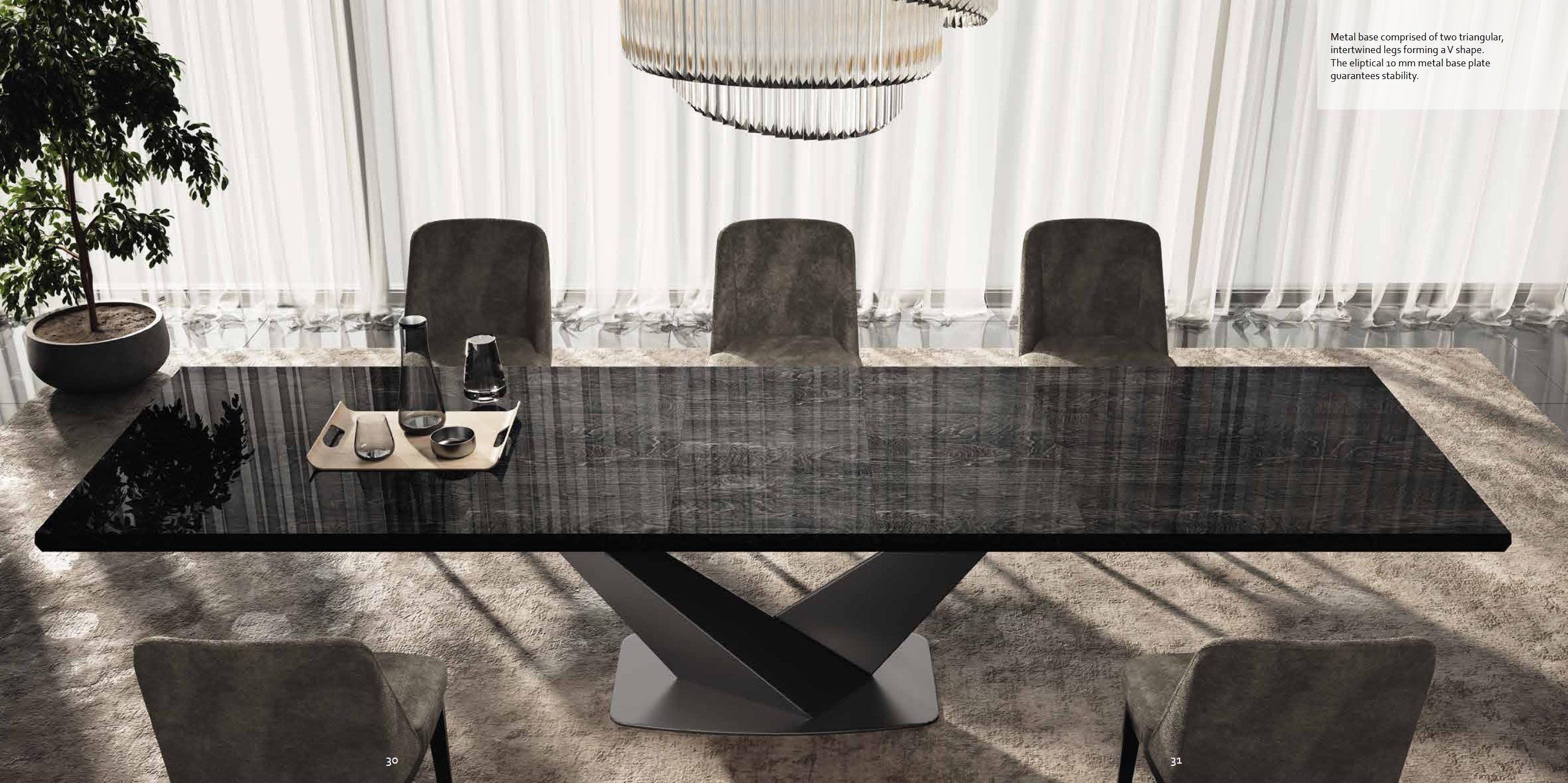 Włoski stół rozkładany 160 m Krystal w wysokim połysku z geometryczną metalową podstawą
