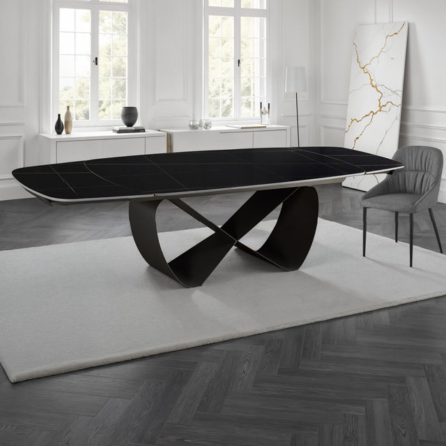 Włoski stół rozkładany INFINITY 200–300 cm z czarnym ceramicznym blatem Nero Marble i metalową podstawą.